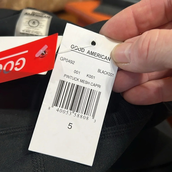 Good American NWT Black Pintuck Mesh Capri Legging Size 5 - Picture 12 of 12